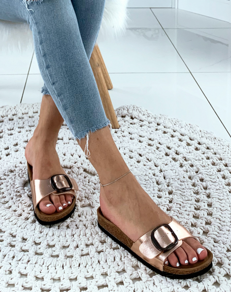 Anatomical champagne mules with big buckle