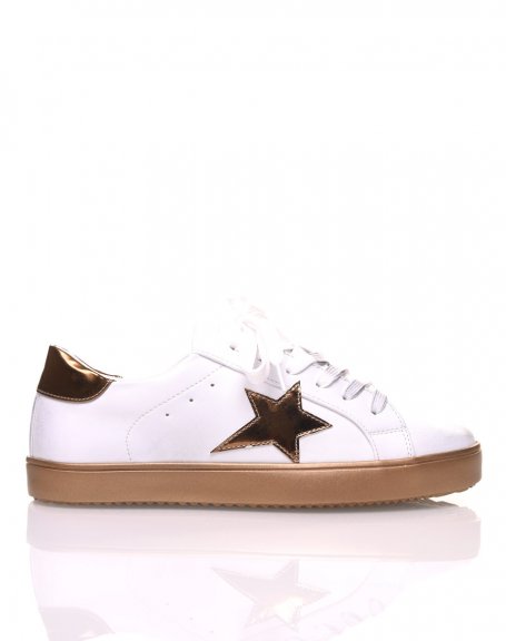 Basket with star with gold laces