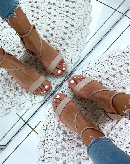 Beige heeled sandals with crossed straps