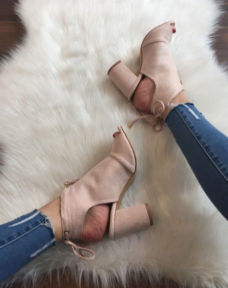 Beige heeled sandals with front closure