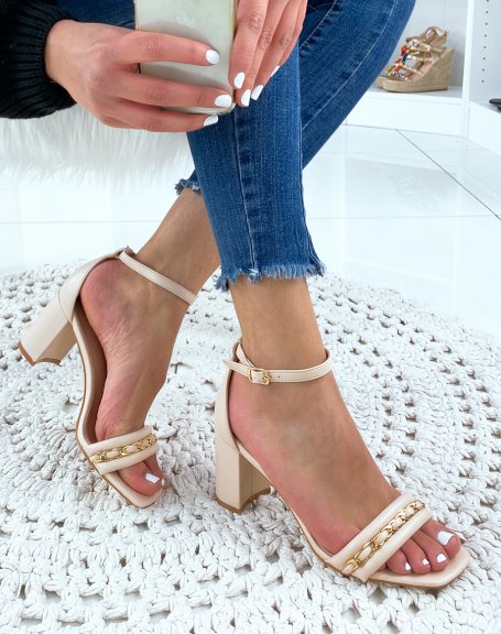 Beige heeled sandals with gold chain
