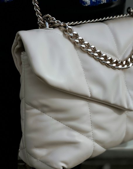 Beige shoulder bag with silver chain