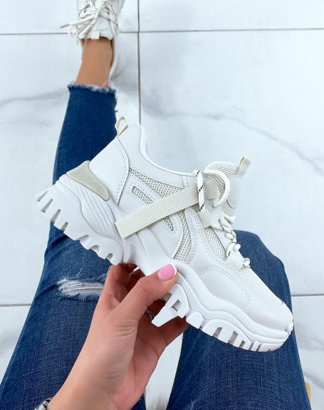 Beige sneakers with double laces and thick sole