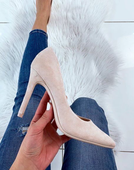 Beige suede heeled pump with square toe