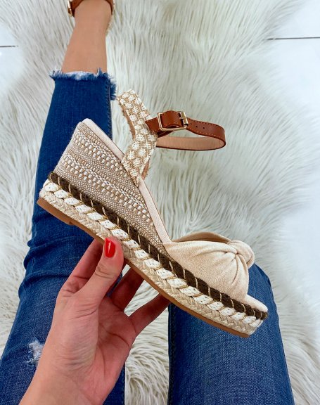 Beige wedge sandals with bow strap