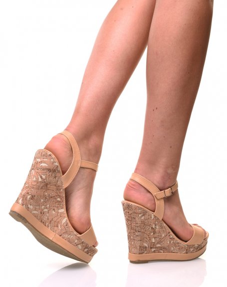 Beige wedges decorated with flowers