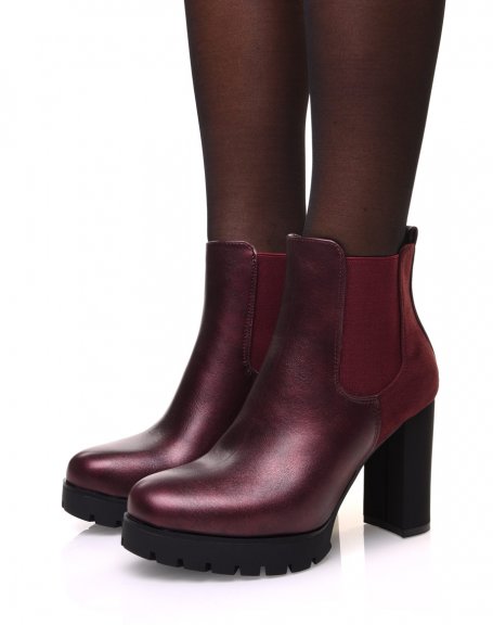 Bi-material burgundy chelsea boots with heels and notched platform