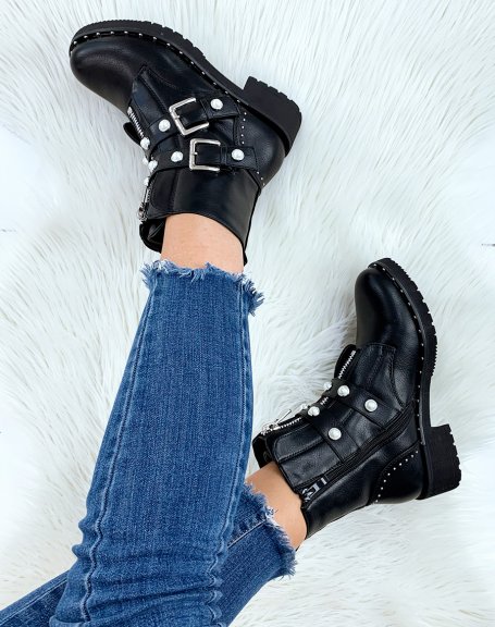 Black ankle boot with pearls
