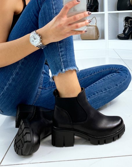 Black ankle boot with thick heel