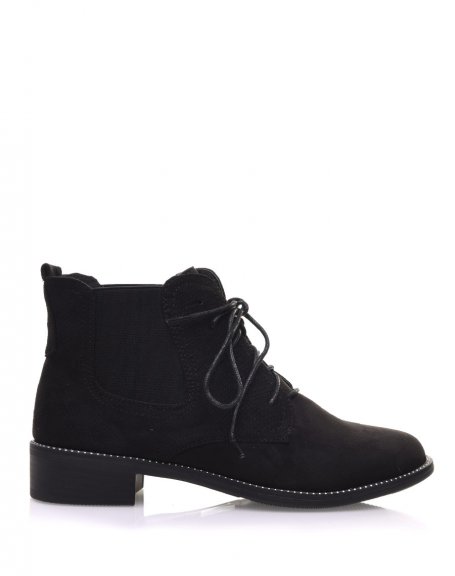 Black ankle boots in suede and laces