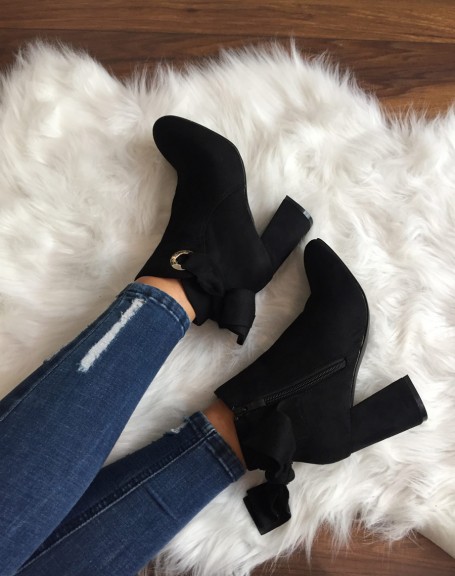 Black ankle boots with bow
