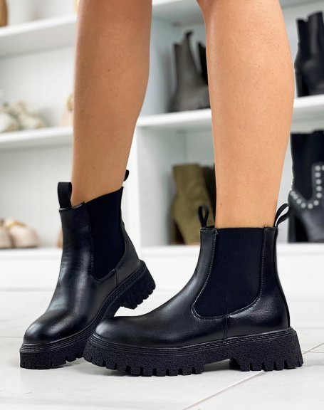 Black ankle boots with elastic and chunky sole