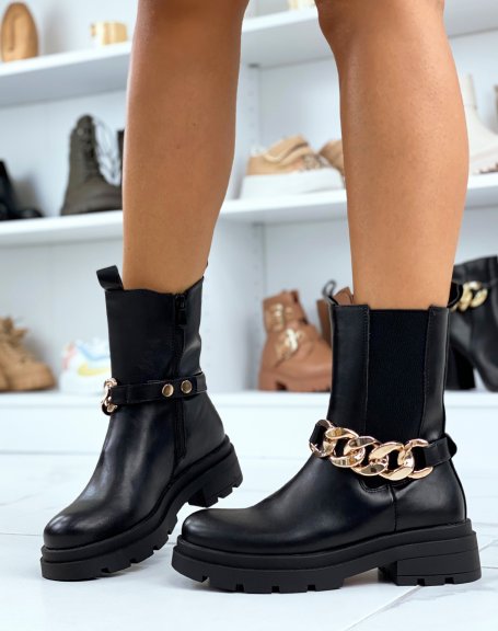 Black ankle boots with elastic and golden chain