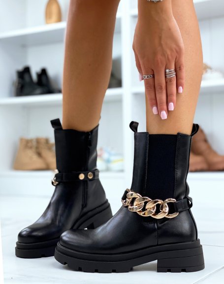 Black ankle boots with elastic and golden chain