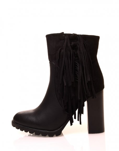 Black ankle boots with fringes and high heels