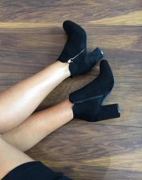 Black ankle boots with low heel