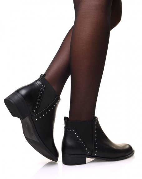 Black ankle boots with openwork elastics