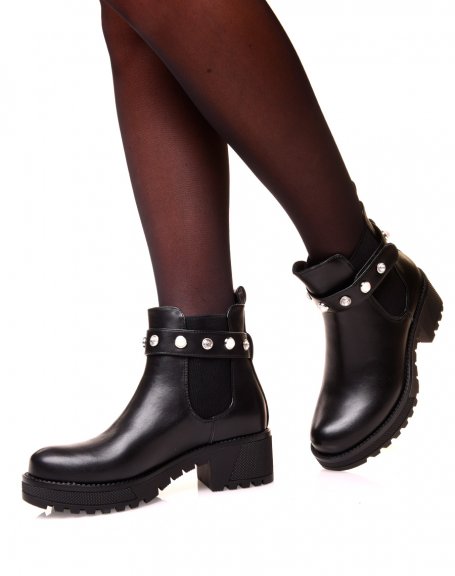 Black ankle boots with pearls