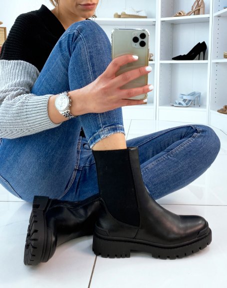 Black ankle boots with thick elastic