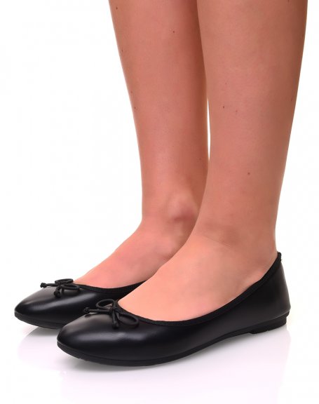 Black ballerinas with small knots