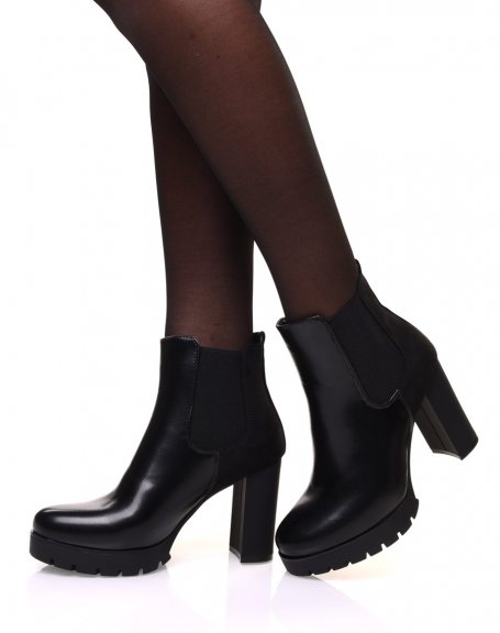 Black bi-material Chelsea boots with heels and notched platform