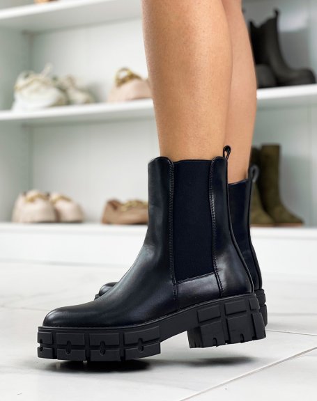 Black chelsea boots with chunky notched heel