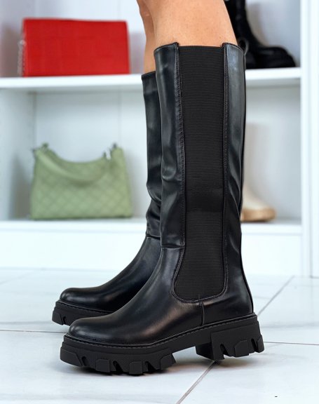 Black Chelsea Boots With Notched Sole