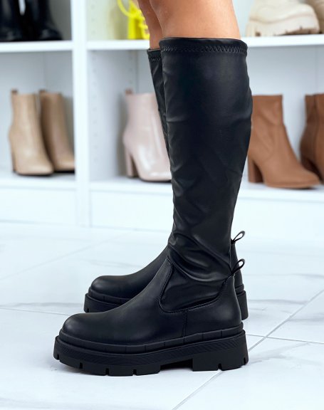 Black chunky flat sole Chelsea boots