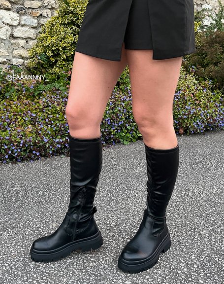 Black chunky flat sole Chelsea boots