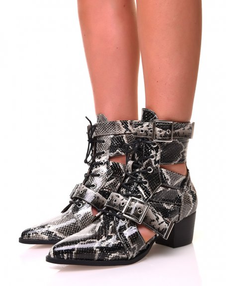 Black cowboy boots open with python effect
