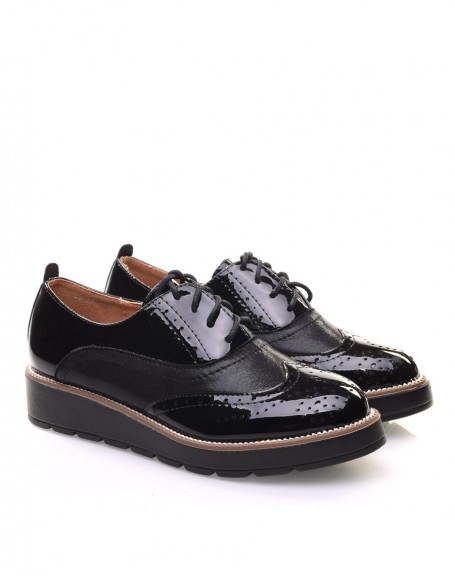 Black derby shoes with bi-material varnish