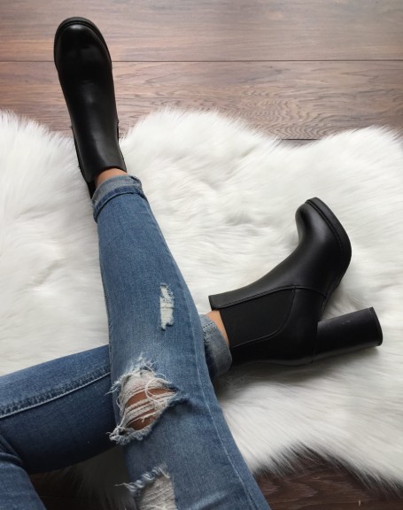 Black elastic ankle boots