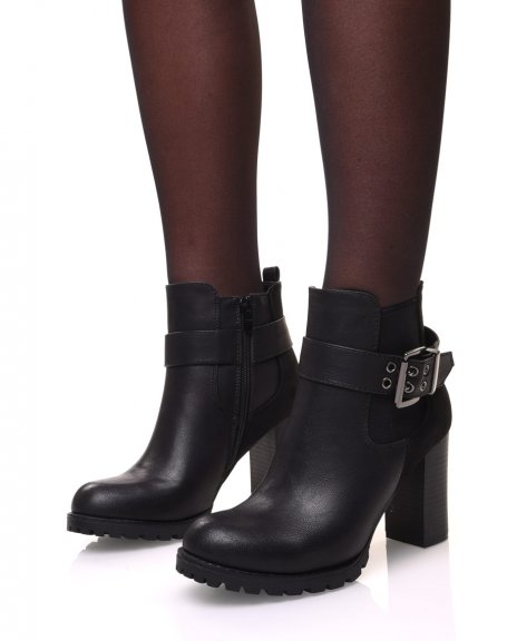 Black elastic ankle boots with heel