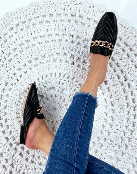 Black faux leather mule with big chain