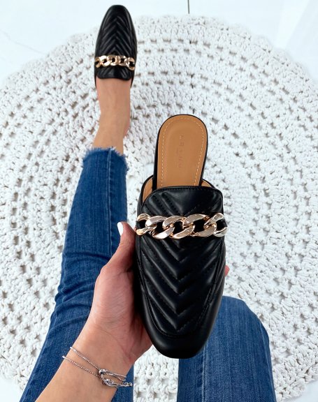 Black faux leather mule with big chain