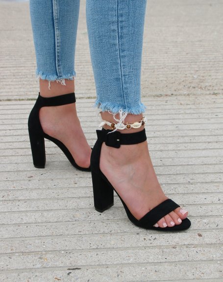 Black heeled sandals in total suede