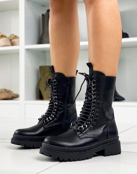 Black high ankle boots with anthracite chain