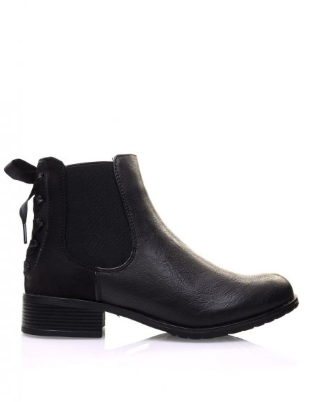 Black knotted Chelsea boots