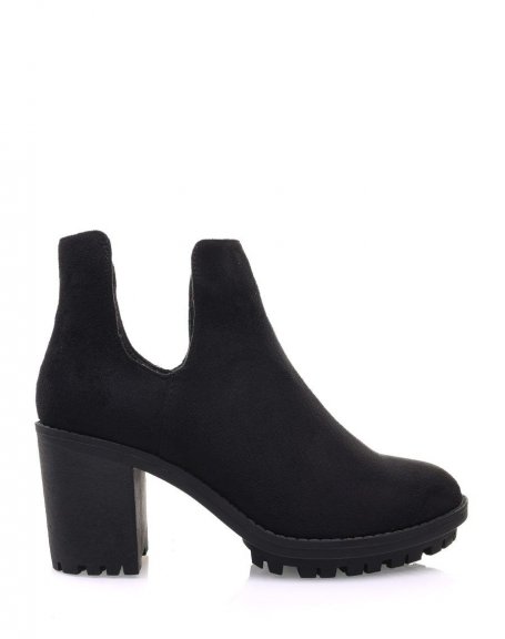 Black openwork ankle boots and lug sole