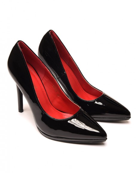 Black patent pointed toe pumps