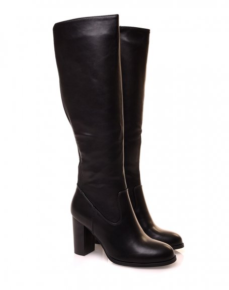Black round toe heeled boots