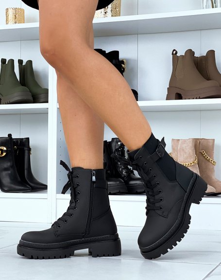 Black rubberized ankle boots with elastic