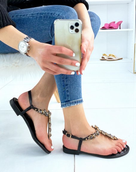 Black sandals with jewels