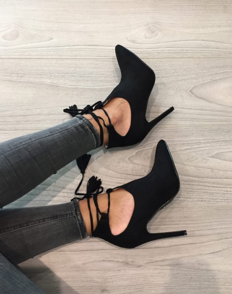 Black sandals with openwork heels