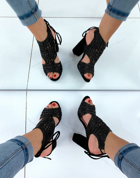 Black sandals with square heels and bi-material laces