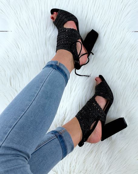 Black sandals with square heels and bi-material laces