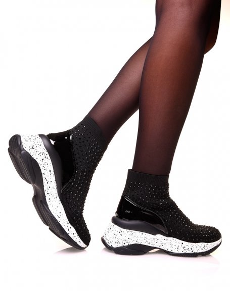 Black sock-shaped sneakers with speckled soles