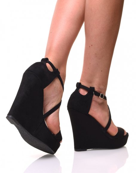 Black strappy wedges