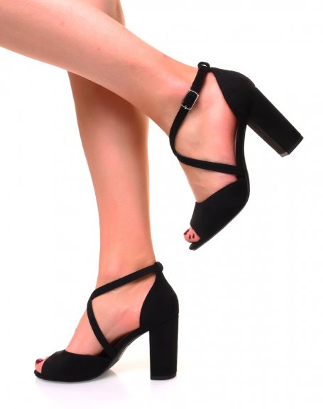 Black suedette sandals with square heels and crossed straps