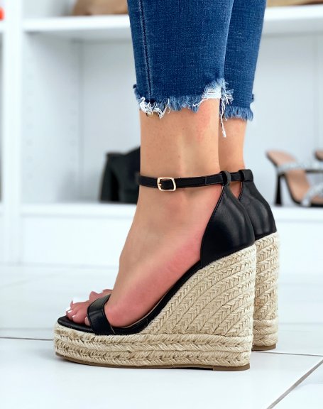 Black wedges with square toe and high heel